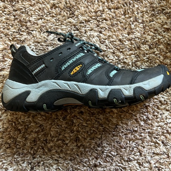Keen hiking shoes - Picture 3 of 7